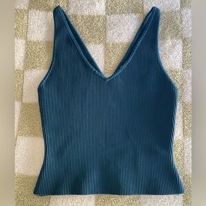 Aritzia Babaton sculpt knit v neck tank top